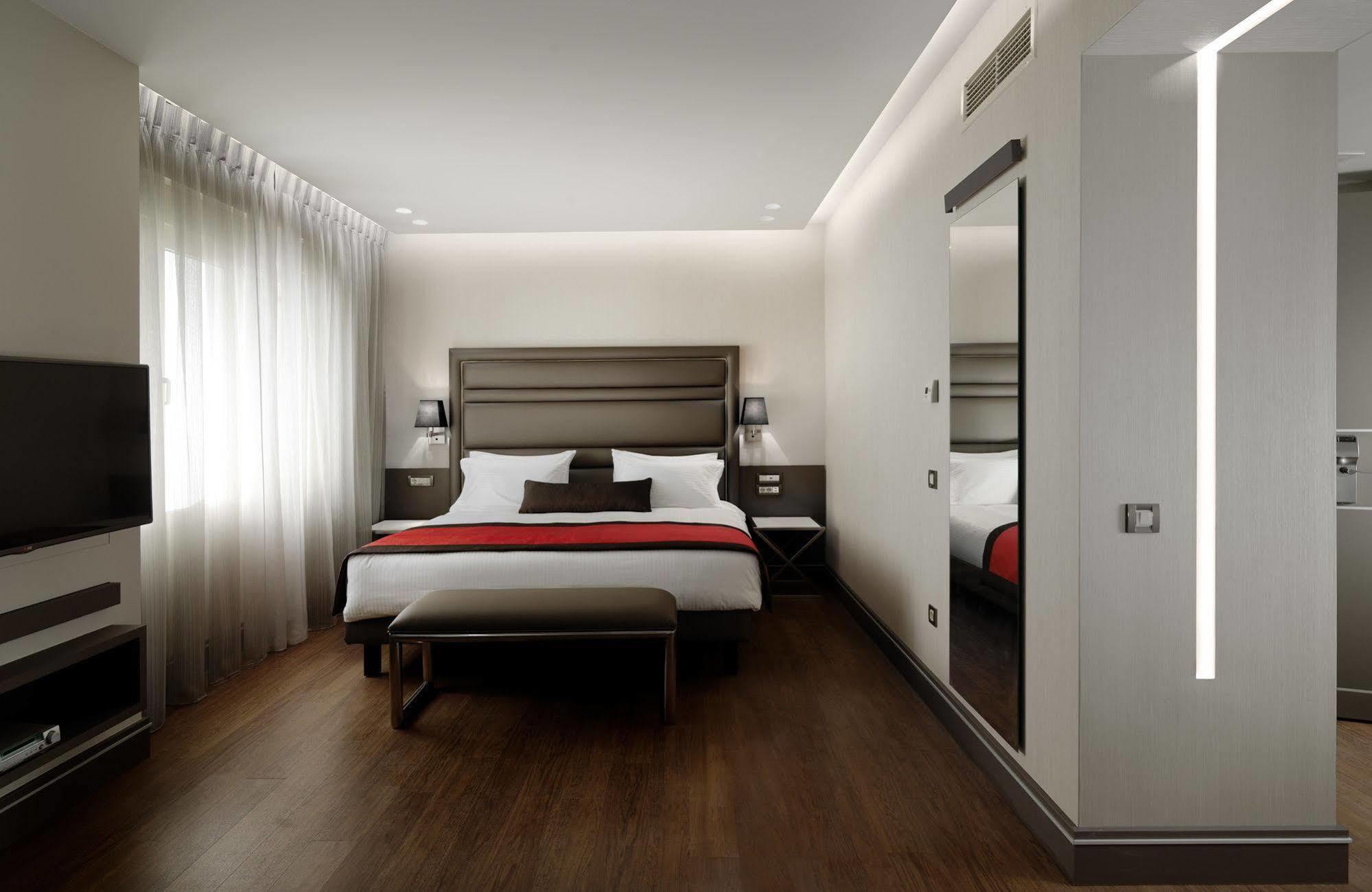 Holiday Suites Atenas Exterior foto